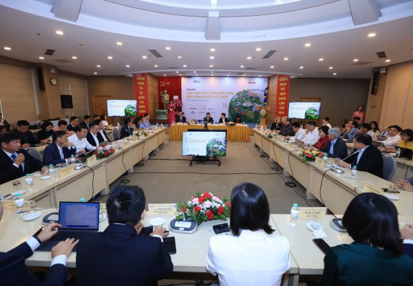 PHÁT TRIỂN BỀN VỮNG KHU CÔNG NGHIỆP: Cần khắc phục những rào cản pháp lý PHÁT TRIỂN BỀN VỮNG KHU CÔNG NGHIỆP: Cần khắc phục những rào cản pháp lý