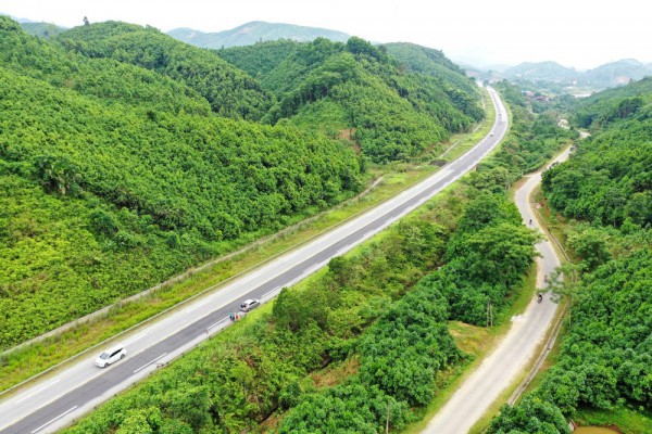 Tăng tốc thi công, giải toả áp lực đầu tư công