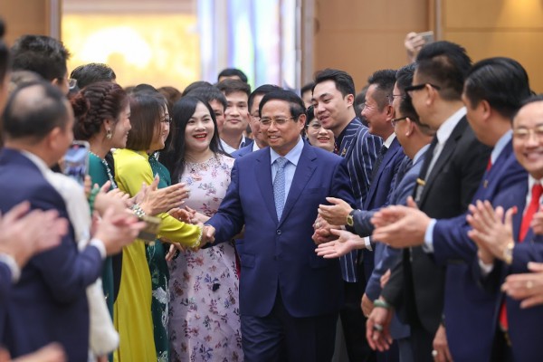 Thủ tướng đề nghị doanh nhân, doanh nghiệp biến khó thành dễ, vươn tầm cao mới