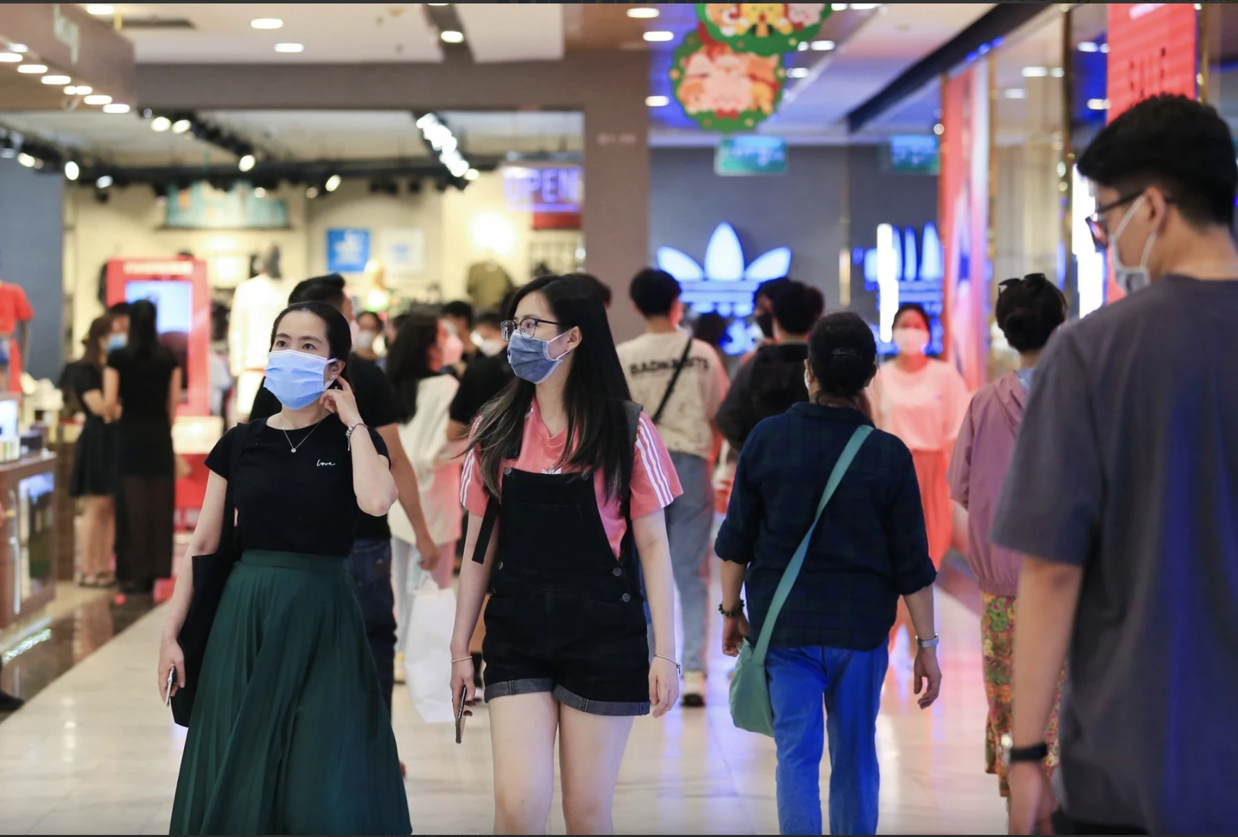 Tỉ phú Johnathan Hạnh Nguyễn muốn đưa 20 triệu khách Trung Quốc sang Việt Nam mua hàng hiệu Tỉ phú Johnathan Hạnh Nguyễn muốn đưa 20 triệu khách Trung Quốc sang Việt Nam mua hàng hiệu