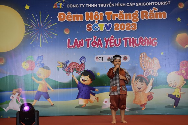 Tưng bừng, đầm ấm ”Đêm hội trăng rằm SCTV 2023”