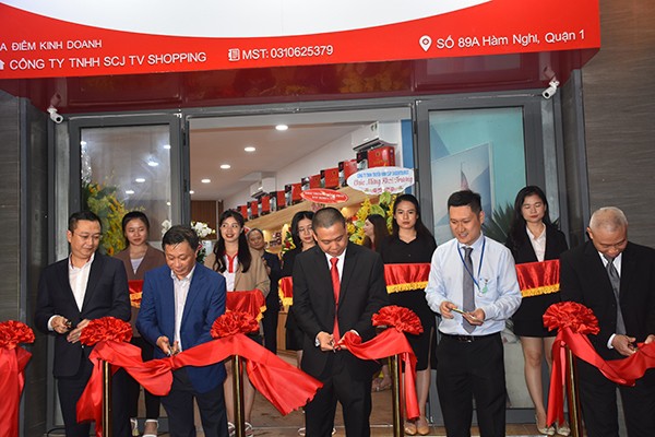 Tưng bừng lễ khai trương Showroom Travel & shopping Center của SCJ