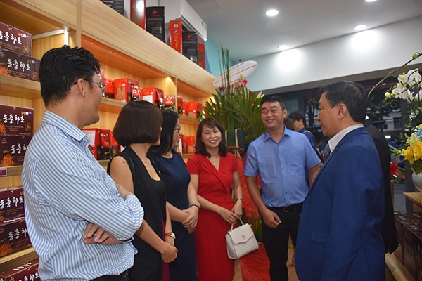 Tưng bừng lễ khai trương Showroom Travel & shopping Center của SCJ