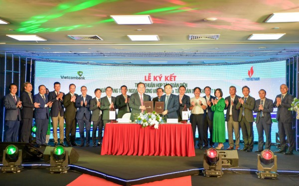 Vietcombank và Petrovietnam ký thoả thuận hợp tác toàn diện
