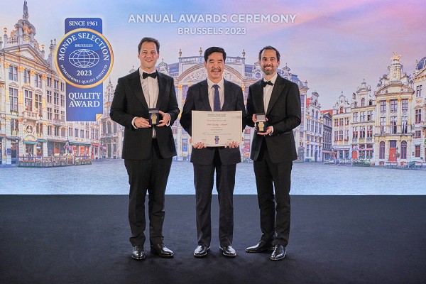Vinamilk tiếp tục giành giải vàng quốc tế Monde Selection tại Bỉ Vinamilk tiếp tục giành giải vàng quốc tế Monde Selection tại Bỉ