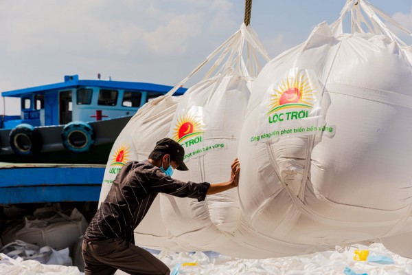 Đơn hàng trở lại, xuất khẩu tăng trưởng dương