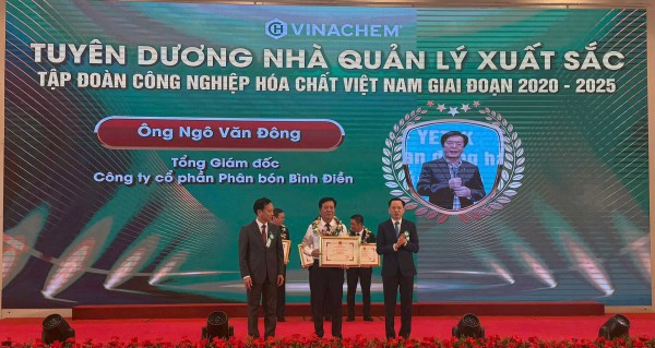Ông Ngô Văn Đông được vinh danh Nhà lãnh đạo xuất sắc của Tập đoàn Hóa chất Việt Nam