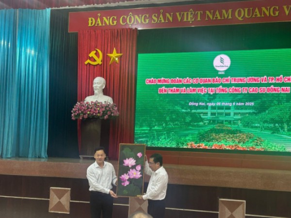 Sáng mãi truyền thống Cao su Đồng Nai anh hùng