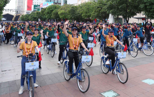 Hơn 1.000 người tham gia đạp xe diễu hành tại ngày hội xe đạp Saigontourist Group vì cộng đồng