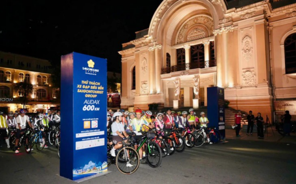 Hơn 1.000 người tham gia đạp xe diễu hành tại ngày hội xe đạp Saigontourist Group vì cộng đồng