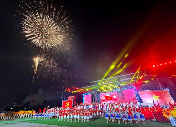 Bắc Ninh rực rỡ pháo hoa mừng Quốc khánh