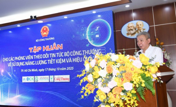 Công tác tuyên truyền tiết kiệm điện cần lấy khách hàng làm trung tâm, đặc biệt là các doanh nghiệp sử dụng điện lớn