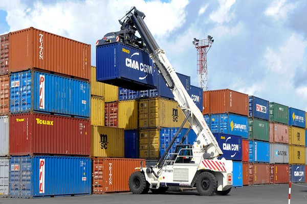 Doanh nghiệp xuất nhập khẩu phía Nam kêu cứu vì bị “phân biệt đối xử”? Doanh nghiệp xuất nhập khẩu phía Nam kêu cứu vì bị “phân biệt đối xử”?