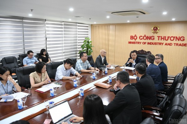 FIATA mong muốn hỗ trợ Việt Nam thu hút đầu tư phát triển logistics