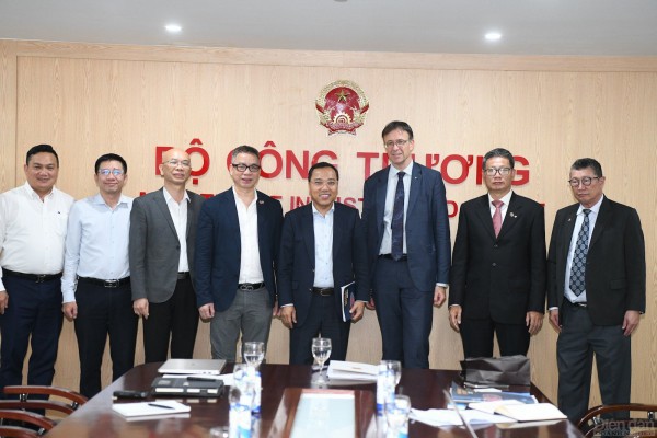 FIATA mong muốn hỗ trợ Việt Nam thu hút đầu tư phát triển logistics