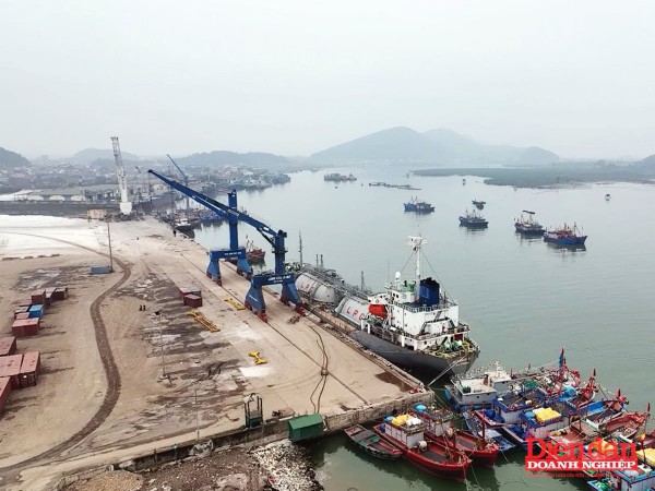 Giải pháp tăng sức cạnh tranh cho cảng biển Nghệ An