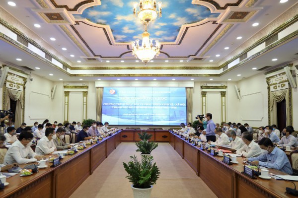 Phục hồi kinh tế TP.HCM 2022-2025: 3 vấn đề cần giải quyết Phục hồi kinh tế TP.HCM 2022-2025: 3 vấn đề cần giải quyết