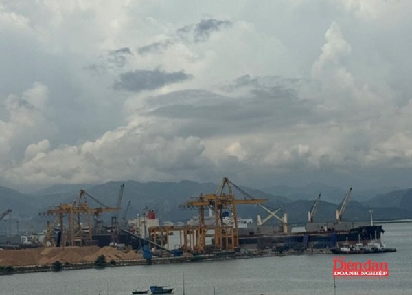 Quảng Ninh: Hóa giải “điểm nghẽn” hạ tầng, khơi thông mạch máu logistics