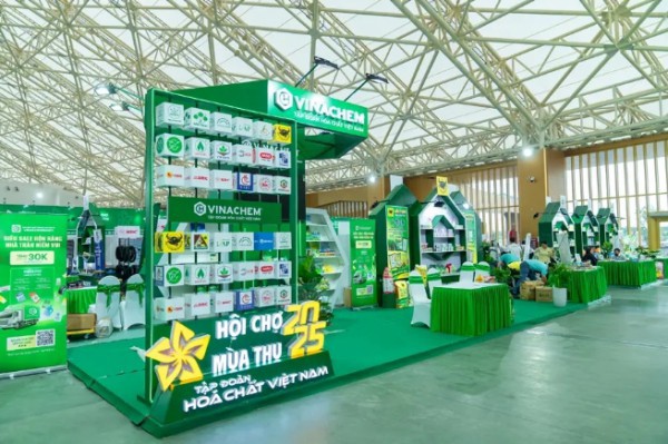 VINACHEM ghi dấu ấn tại Hội chợ Mùa Thu 2025: Khẳng định vị thế doanh nghiệp công nghiệp chủ lực