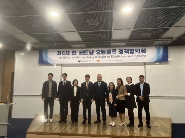 Việt Nam - Hàn Quốc: Đẩy mạnh hợp tác phân phối, logistics trong bối cảnh chuyển đổi số
