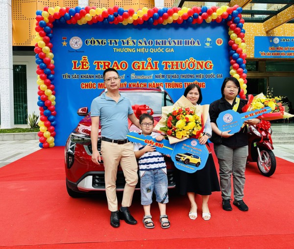 16 năm dùng yến sào, người phụ nữ ở TP.HCM bất ngờ trúng thưởng ô tô