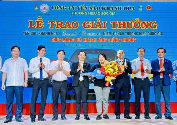 16 năm dùng yến sào, người phụ nữ ở TP.HCM bất ngờ trúng thưởng ô tô