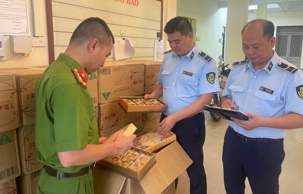 Bắt đầu cao điểm kiểm tra bánh trung thu