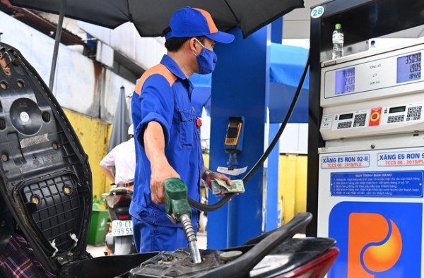 Bộ Tài chính: Tỷ trọng thuế trong giá xăng, dầu bán ở Việt Nam ở mức thấp