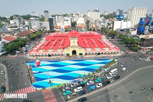 Chi cục Quản lý thị trường phát hiện nhiều hàng giả ở chợ Bến Thành, Saigon Square