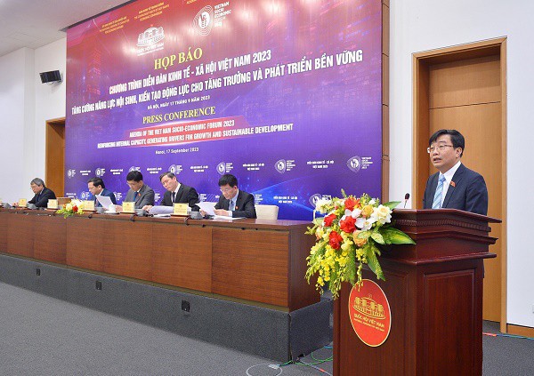 Diễn đàn Kinh tế – xã hội Việt Nam 2023: Phát huy nội lực, tận dụng ngoại lực để phát triển đất nước