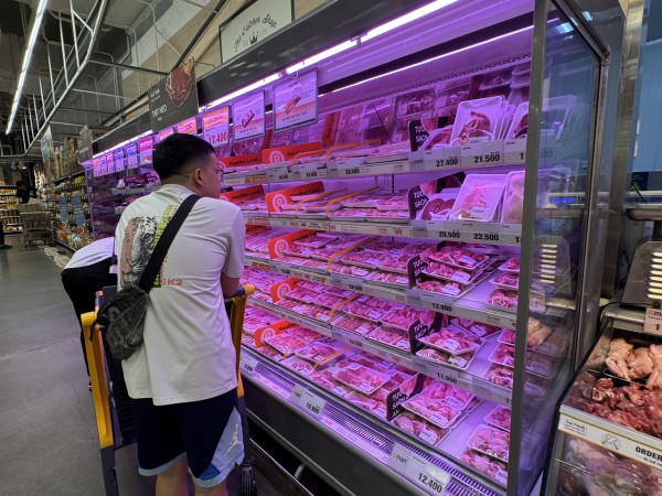 Giá heo hơi hôm nay 15.12.2025: Bật tăng, chạm mức 64.000 đồng/kg