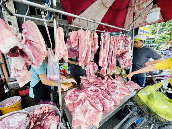 Giá heo hơi hôm nay 22.7.2025: Lao dốc