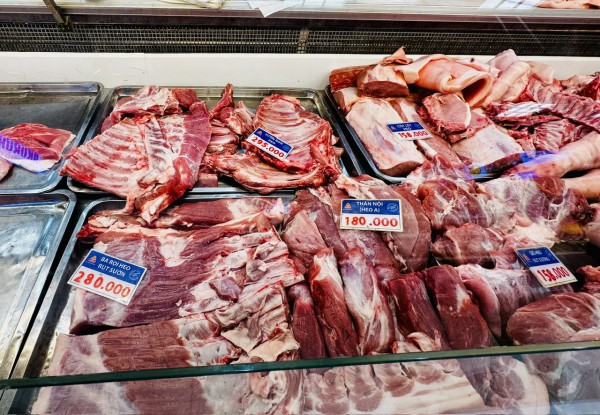 Giá heo hơi hôm nay 3.3.2026: Giảm mạnh đồng loạt