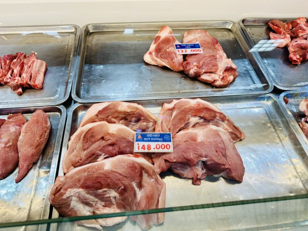 Giá heo hơi hôm nay 8.2026: Có thể đạt mốc 75.000 đồng/kg