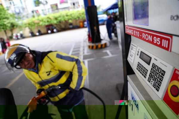 Giá xăng dầu hôm nay 1.8.2025: Thế giới và trong nước trái chiều