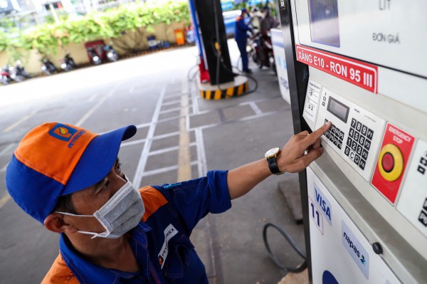 Giá xăng dầu hôm nay 20.8.2025: Xăng trong nước đổi chiều tăng? Giá xăng dầu hôm nay 20.8.2025: Xăng trong nước đổi chiều tăng?