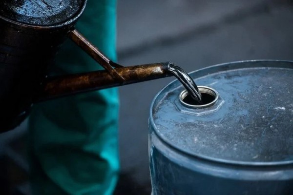 Giá xăng dầu hôm nay 25.5.2026: Lao dốc, giảm gần 5 USD/thùng