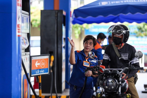 Giá xăng dầu hôm nay 4.6.2025: Xăng trong nước được điều chỉnh thế nào? Giá xăng dầu hôm nay 4.6.2025: Xăng trong nước được điều chỉnh thế nào?