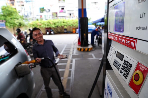 Giá xăng dầu hôm nay 4.8.2025: Giảm phiên thứ 3 liên tiếp