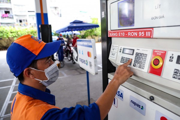 Giá xăng dầu hôm nay 9.10.2025: Xăng trong nước sẽ giảm từ chiều nay Giá xăng dầu hôm nay 9.10.2025: Xăng trong nước sẽ giảm từ chiều nay