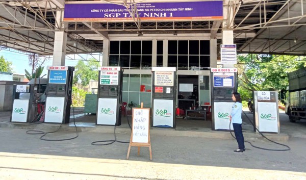 Quản lý thị trường Tây Ninh nêu nguyên nhân nhiều cây xăng đóng cửa