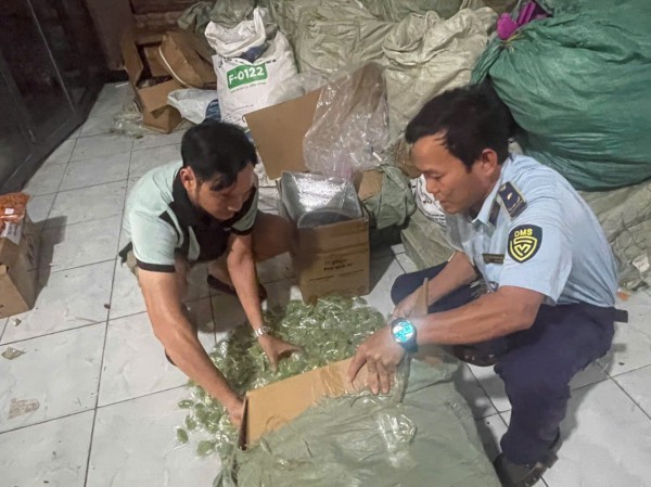 Tạm giữ hơn 1 tấn bánh kẹo không rõ nguồn gốc, xuất xứ tại TP.HCM