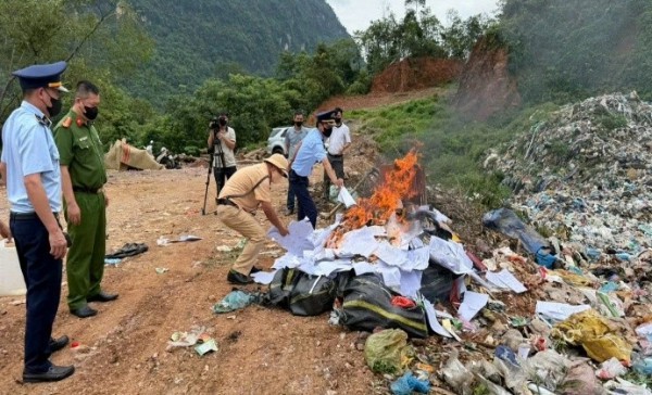 Vận chuyển gần 2 tấn xương động vật để làm gì?