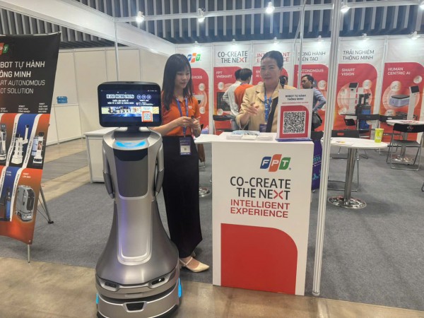 Đồ điện tử công nghệ Trung Quốc xuất hiện ngập tràn ở IEAE 2026