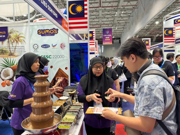 Đông nghẹt khách đến xem 4 triển lãm cùng lúc ở TP.HCM