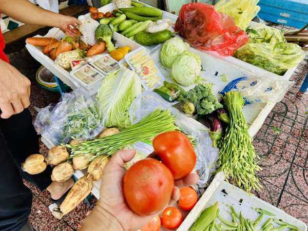 Đường Đà Lạt sạt lở nghiêm trọng, TP.HCM cơn 