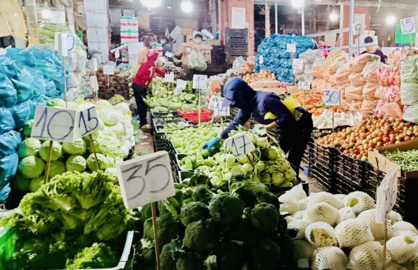 Đường Đà Lạt sạt lở nghiêm trọng, TP.HCM cơn 