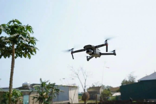 Bay flycam chụp ảnh cưới cũng phải xin phép?