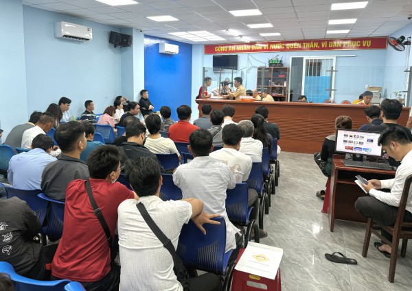 Chờ đổi bằng lái xe: Xuất trình với CSGT thế nào để không bị phạt? Chờ đổi bằng lái xe: Xuất trình với CSGT thế nào để không bị phạt?