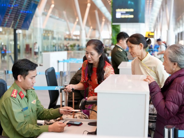 Coi chừng bị từ chối làm thủ tục vì dùng 